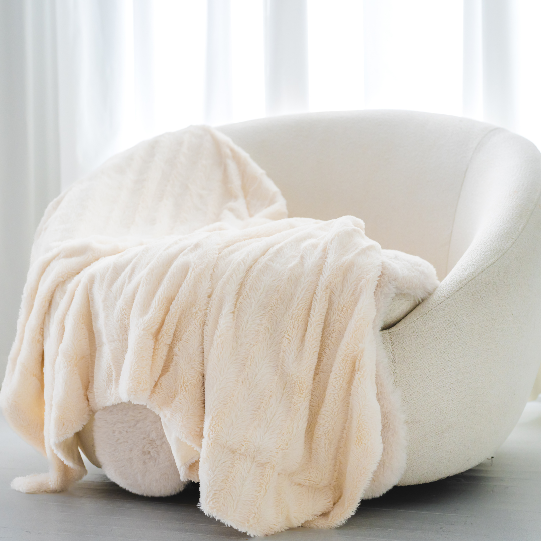 Plush Throw Blanket (Comma Home/Alltrue Partnership)